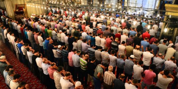 Bayram Namazı Kılınacak Mı?