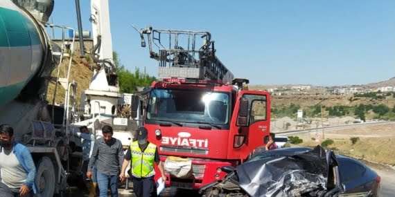 Batman Kozluk'ta Kaza: 1 Ölü, 2 Ağır Yaralı Batman Kozluk’ta Kaza: 1 Ölü, 2 Ağır Yaralı