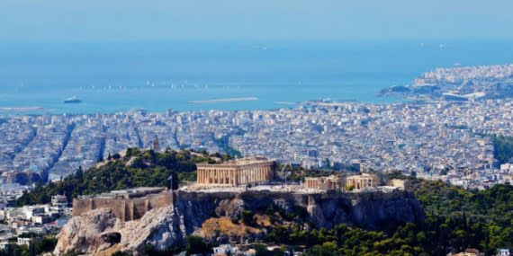 Bu ülkede aşı olacak gençlere para veriliyor!