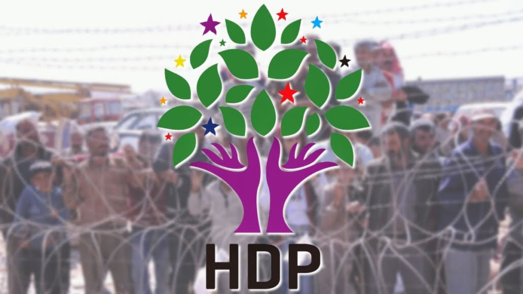 HDP İzmir il binası ateşe verildi: 1 kişi yaşamını yitirdi