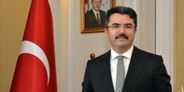 erzurum-valisi-memis-verimli-dana-yetistiren-benim-gozumde-sanatcidir-895992-5