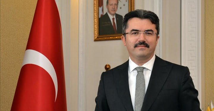 erzurum-valisi-memis-verimli-dana-yetistiren-benim-gozumde-sanatcidir-895992-5
