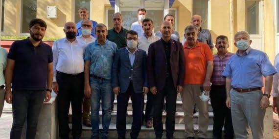 AK Parti Batman Milletvekili Ziver Özdemir ve İl Başkanı A. Akif Gür, Küçük Sanayi Sitesi yönetimini ve esnafını ziyaret etti.