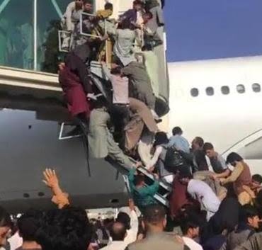 1629284370_Kabil-Havaalaninda-cikan-izdihamda-17-kisi-yaralandi