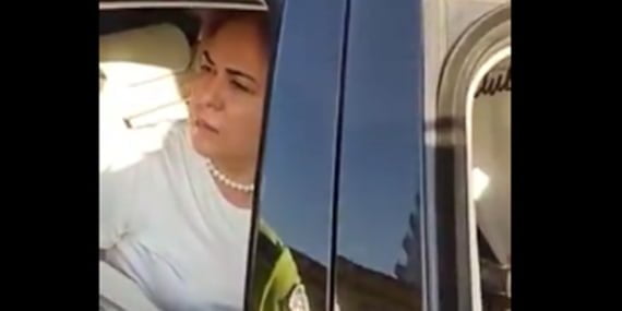 Aracı durdurulan vekilden polise: Ekibe tükürürüm şerefsiz