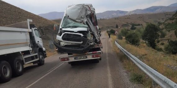 Batman’dan Ordu’ya mevsimlik tarım işçilerini taşıyan minibüs dönüş yolunda kaza yaptı!