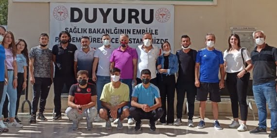 Batman Gençlik Spor İl Müdürlüğü antrenörleri aşı kampanyası kapsamında aşı oldu