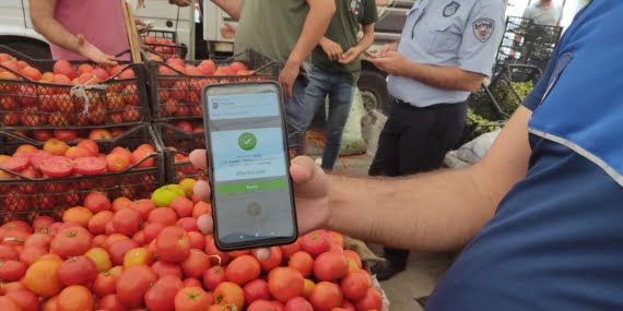 Batman’da pazarda Zabıtalar HES kodu sorguladı