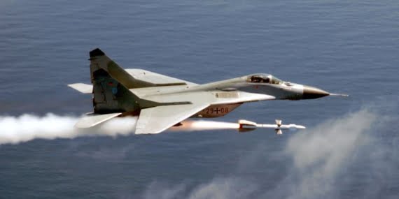 Rusya’da savaş uçağı düştü