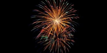 noch-salyut-feyerverk-prazdnik