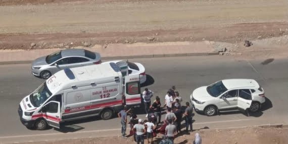 Üniversite yolunda kaza:Kadın ve çocuğu yaralandı