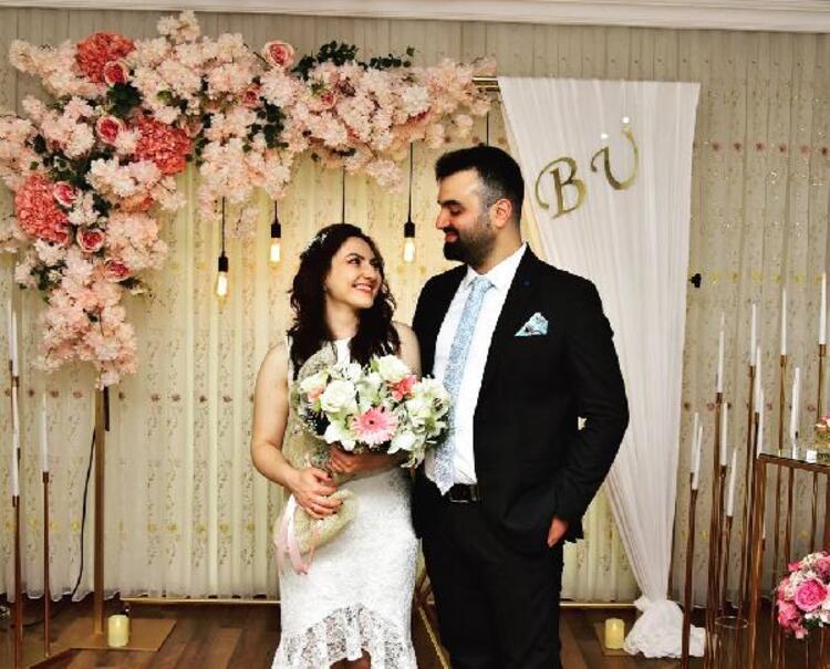 Düğündeki takı kavgası 3 kişiyi hastanelik etti: gelin damat boşanma kararı aldı Düğündeki takı kavgası 3 kişiyi hastanelik etti: gelin damat boşanma kararı aldı