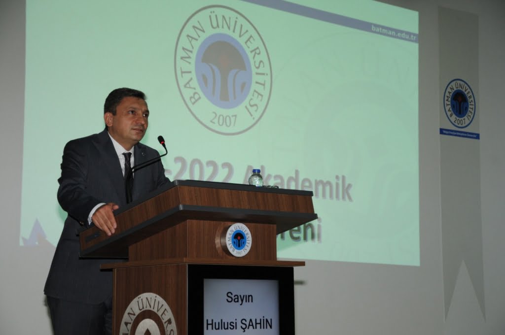 Batman Üniversitesi'nde akademik yıl açılış töreni gerçekleşti