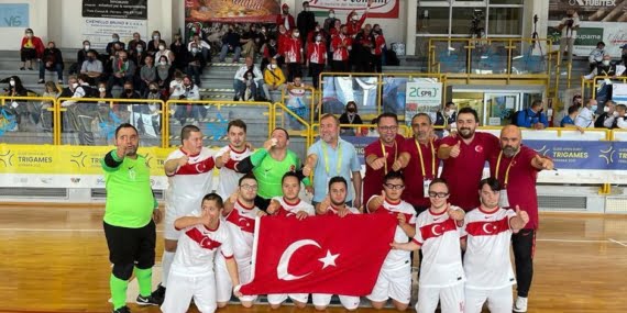 Batmanlı gencinde takımda bulunduğu Down Sendromlular Futsal Milli Takımı, Avrupa şampiyonu!