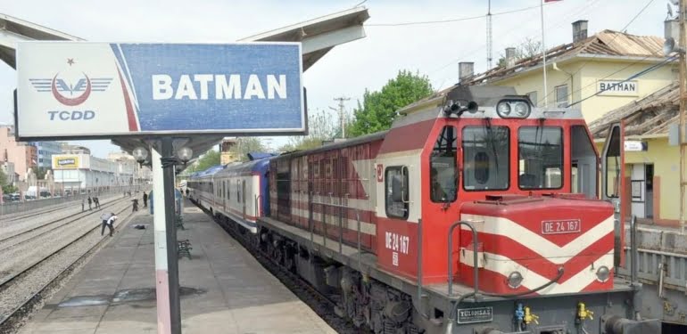 1200x627-batmanda-bolgesel-tren-seferleri-yeniden-basladi-1616425219442
