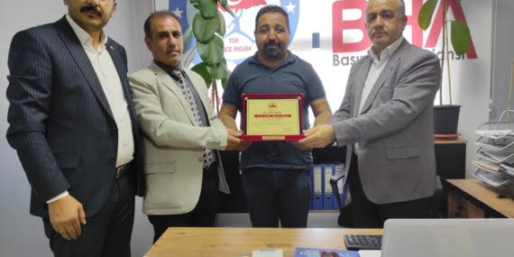Batmanlı gazeteci Seyrek’e ‘yılın yerel medya ödülü’ verildi