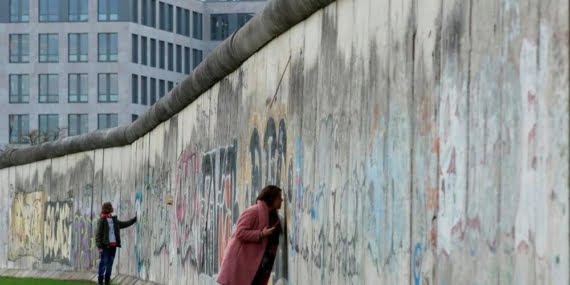 Batman’a Berlin Duvarı