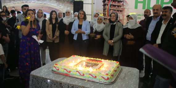 Batman’da HDP’nin 9. yılı kutlandı