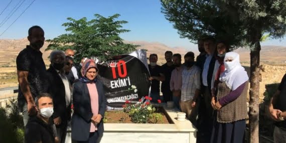 Batman’da Ankara Gar patlamasında yaşamını yitirenler anıldı