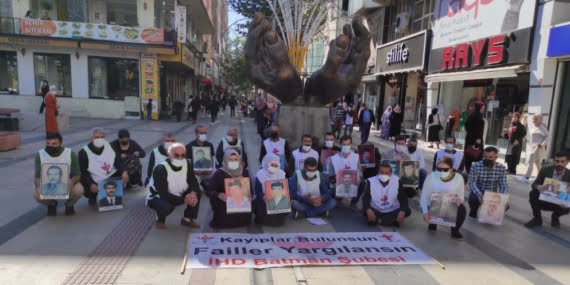 Batman’da İHD ve kayıp yakınları 500 haftada kayıpların akıbetini sordu