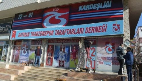 Batman’daki Trabzonspor Taraftarları Derneği’ne havai fişek tepkisi