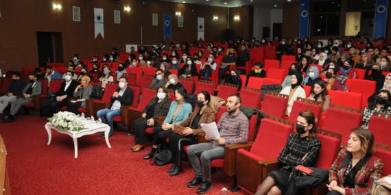 Batman Üniversitesi’nde kadına yönelik şiddet konulu konferans