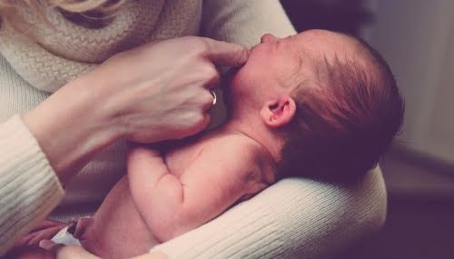 Brezilya’da bir bebek 12 cm’lik kuyrukla doğdu