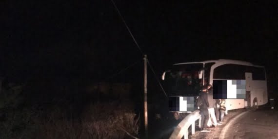 Yolcu Otobüsü Uçurumun Kenarında Asılı Kaldı!