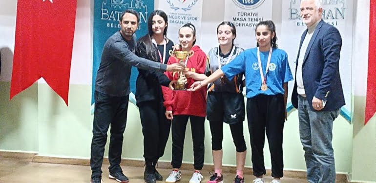 İLUH KIZLAR