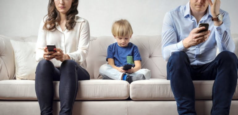 In-this-digital-world-most-of-us-cannot-function-without-smartphones