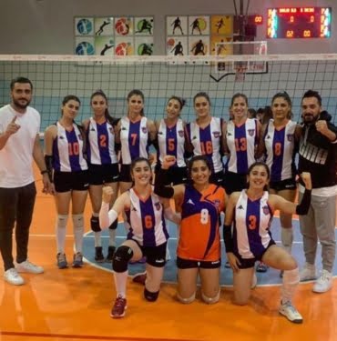 KIZ VOLEYBOL TAKIMI