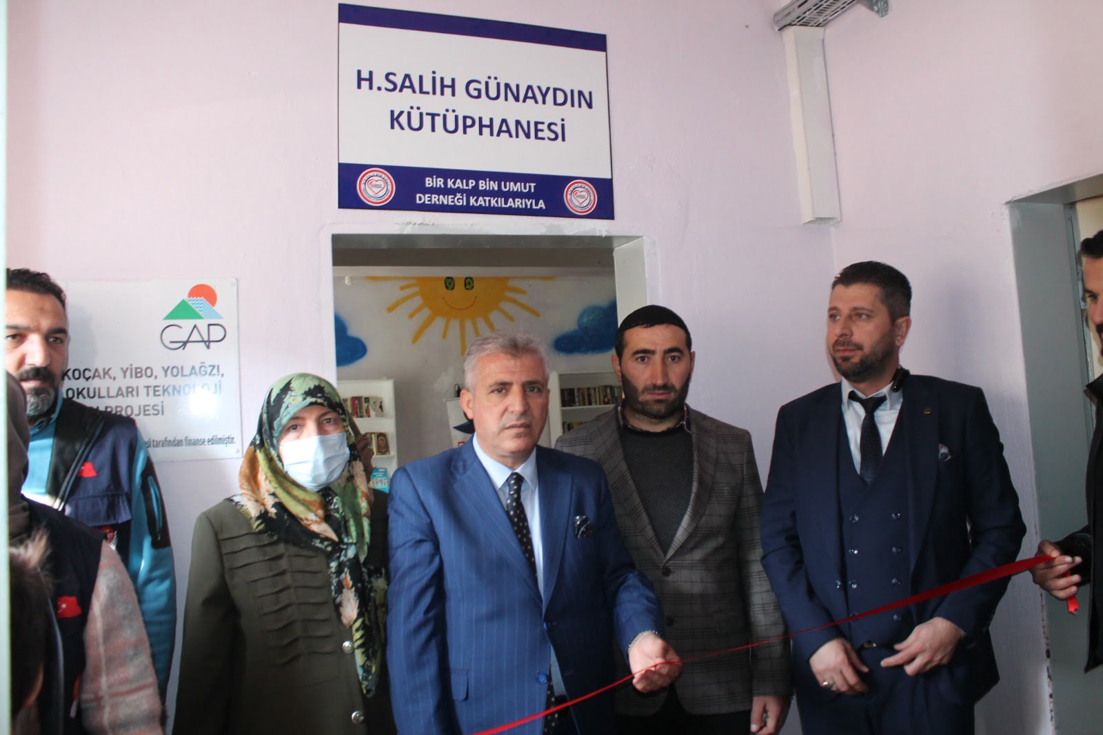 Bir Kalp Bin Umut'tan Gercüş'ün Koçak köyüne kütüphane