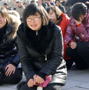 0x0-kuzey-korede-11-gun-boyunca-gulmek-yasaklandi-nedeni-ise-saskina-cevirdi-1639728980083