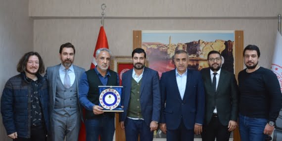 Batman Barosu futbol takımından teşekkür plaketi