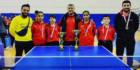 Malatya’daki masa tenisi şampiyonasında Batman farkı