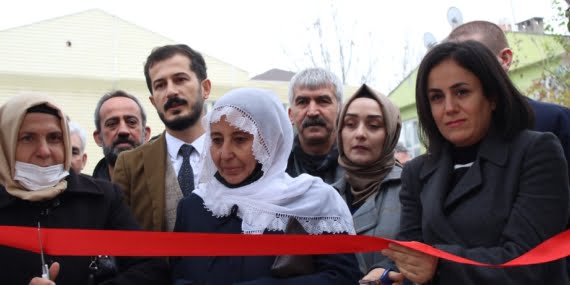İHD Batman Şubesi geniş bir katılımla yeni binasının açılışını gerçekleştirdi