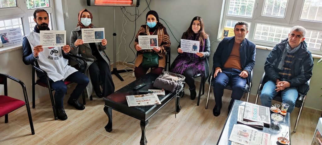 İHD Batman ve 29 kentte hasta tutsaklar için 'yaşamı savunuyoruz' nöbeti düzenledi İHD Batman ve 29 kentte hasta tutsaklar için 'yaşamı savunuyoruz' nöbeti düzenledi