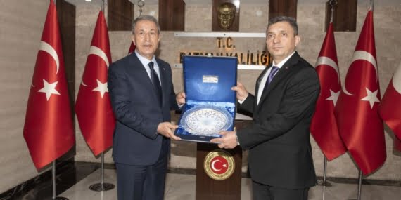 Milli Savunma Bakanı Akar Batman’daydı