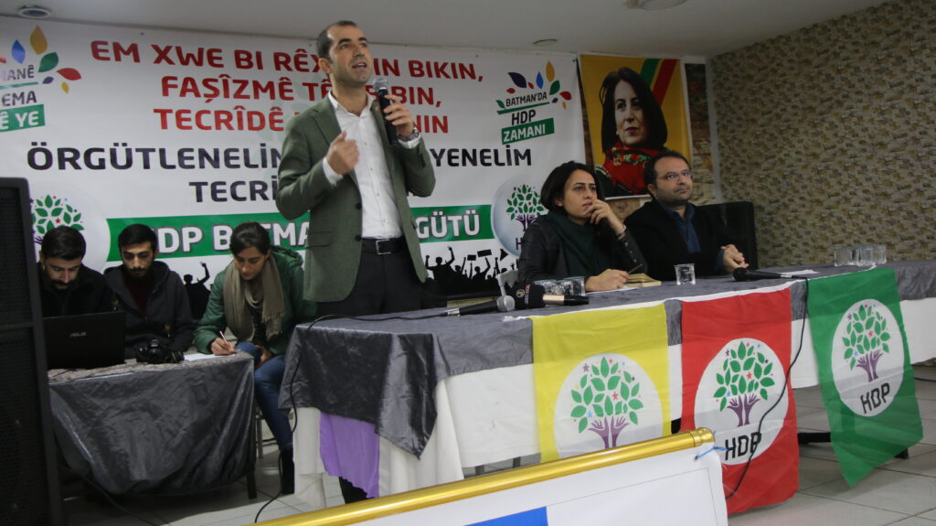HDP, Batman'da halk toplantısı düzenledi HDP, Batman'da halk toplantısı düzenledi
