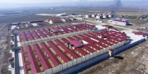 Batman Barosu ve İHD: Tutuklulara çıplak arama dayatılıyor