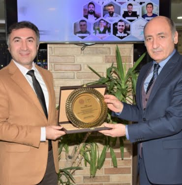 Öğretmen Akademisi Buluşma Projesine katkıda bulunanlar için teşekkür plaketi