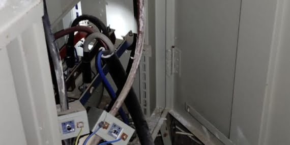 Parkta kablo hırsızlığı girişiminde bulunan bir kişi yaşamını yitirdi, bir kişi gözaltına alındı