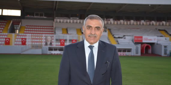 Statta çimler bakıma alındı