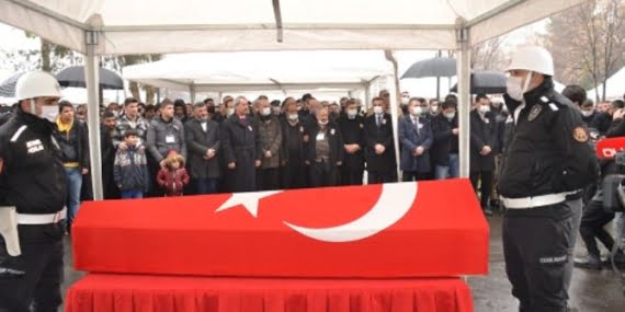 Şehit düşen bekçi gözyaşları ve ağıtlar arasında toprağa verildi