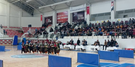 Halk oyunları yarışması sona erdi