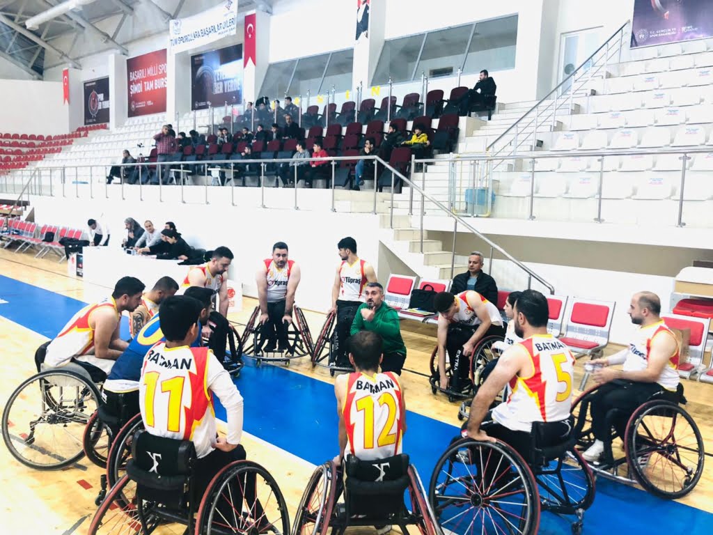 Batmanlı engelli basketbolcular Kocaeli yolcusu