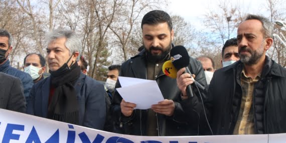 KESK bileşenleri ‘Halktan yana bütçe istiyoruz’ dedi: Maaş bordrolarını yaktı