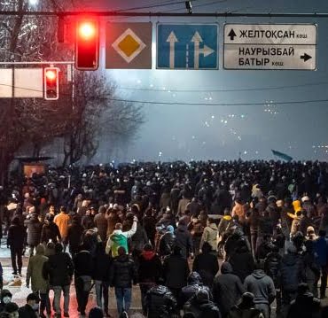 protestolarin-buyudugu-kazakistan-da-cumhurba-14645260_osd