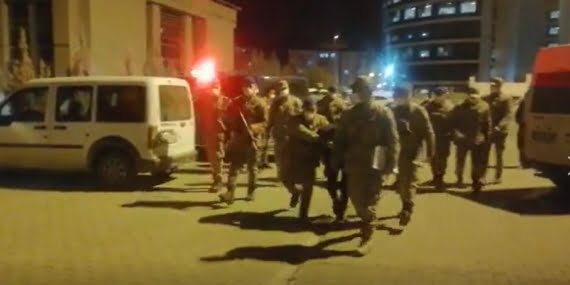 Akaryakıt istasyonunda 15 yaşındaki çocuğu öldüren zanlılar yakalandı