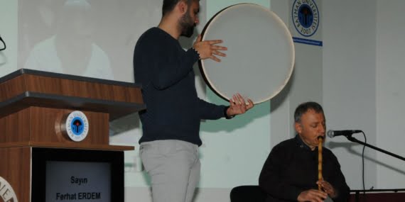Batman’da ‘Yörük Türkü ve Çalgıları’ konferansı düzenlendi.
